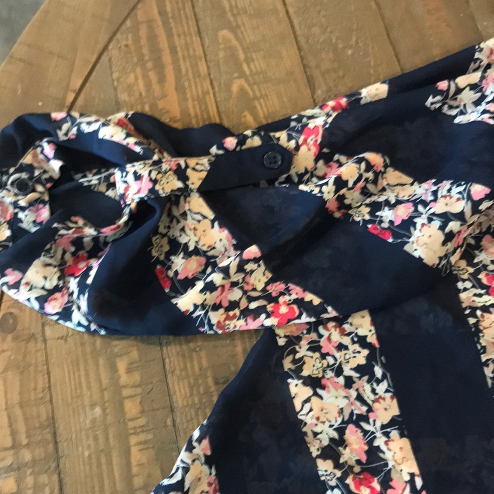 Blouse - Picture 2 of 4